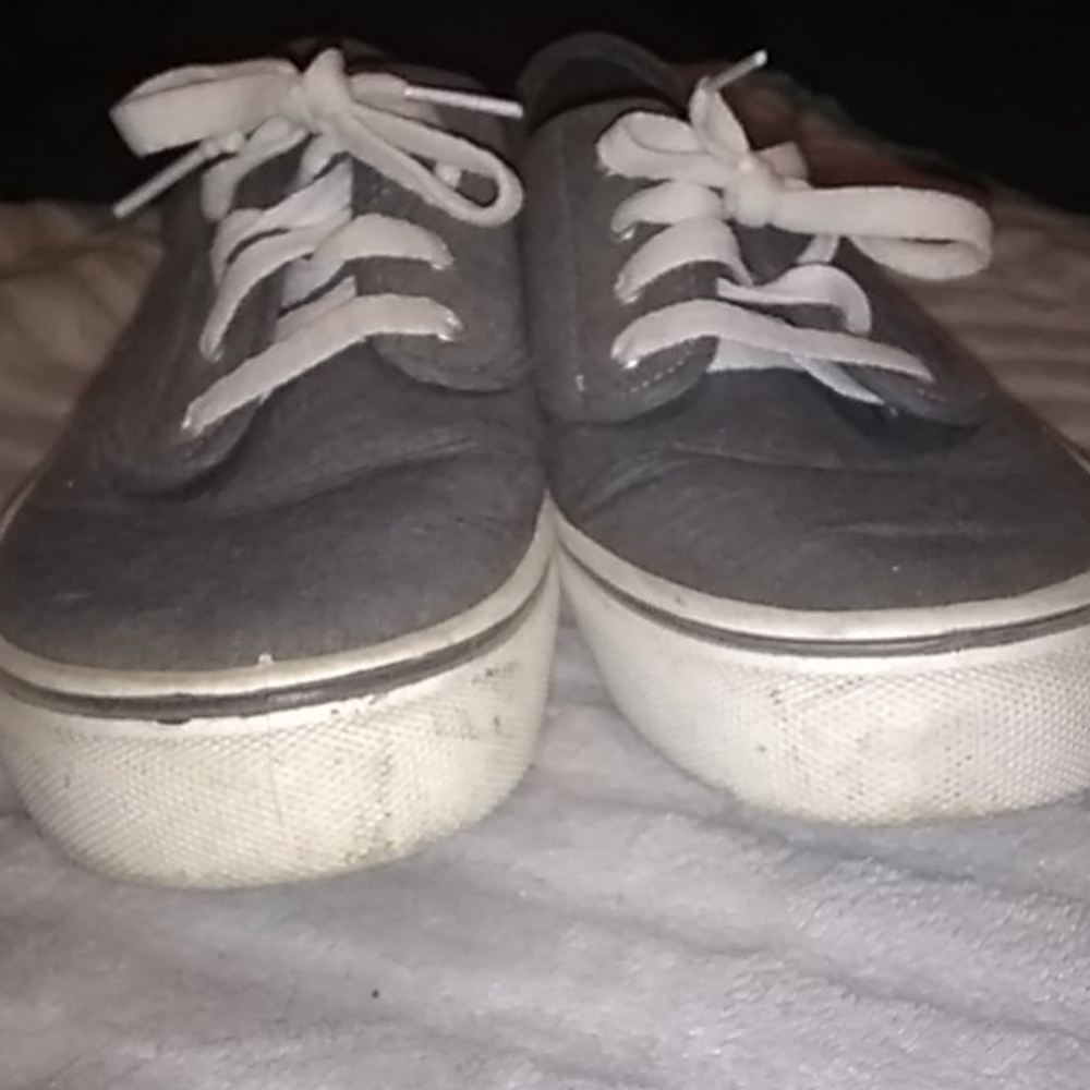 Shoes - Picture 3 of 4